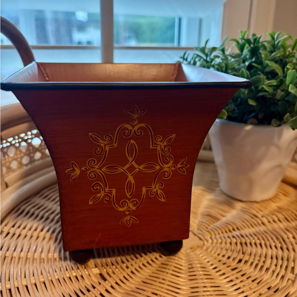 Southern Living at Home planter